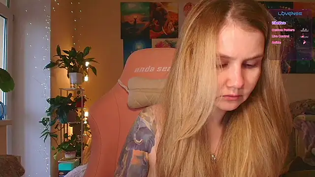 GoodWitch  online show from 10-04-25, 08:16