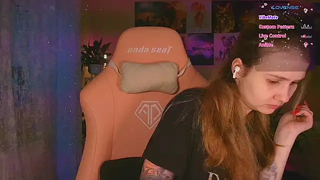 GoodWitch  online show from 11-16-25, 07:46