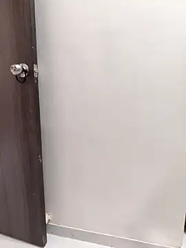 Snapshot of MumbaiMaskGirl chatting on 02-25-25, 11:32 MumbaiMaskGirl online show from 02-25-25, 11:32