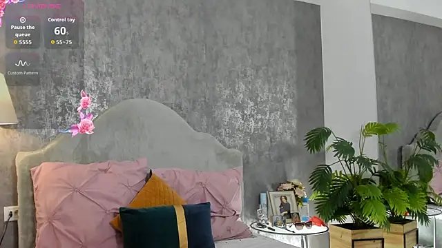 LisaCroft online show from 05-11-26, 07:21