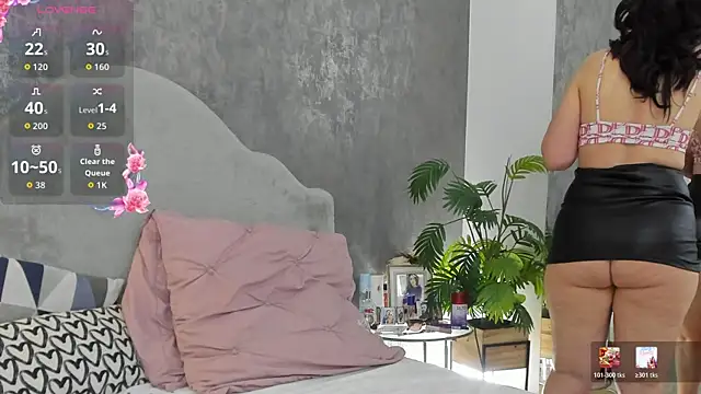 LisaCroft online show from 04-17-26, 03:53