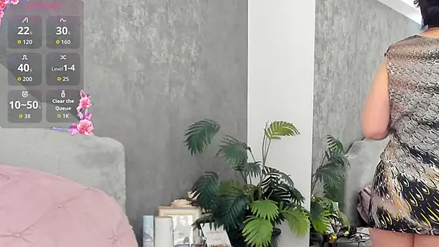 LisaCroft online show from 04-12-26, 04:38