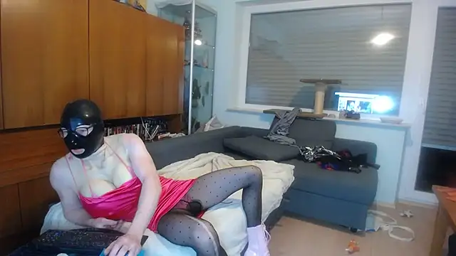 Kinkidani86 online show from 02-10-26, 05:45