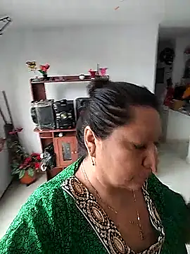 Brenda Berck  online show from 03-11-26, 02:33