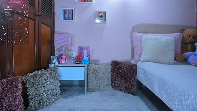 AbrilRussell online show from 12-03-24, 03:59