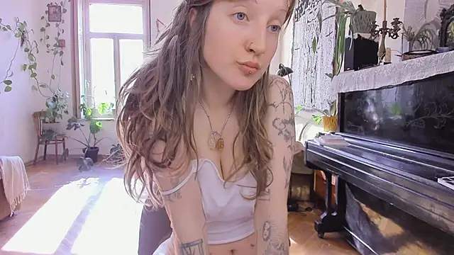 Miranda2 0 online show from 02-12-26, 08:03