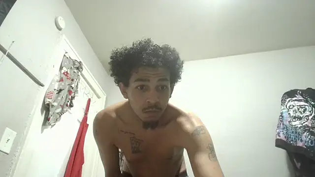 Snapshot of bigdickjojo69 chatting on 06-14-26, 01:57 bigdickjojo69 online show from 06-14-26, 01:57