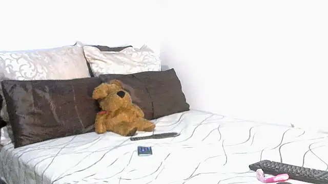 LadyLillyX online show from 10-16-25, 06:05