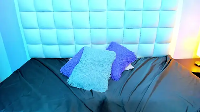 teresasroom  online show from 03-10-26, 04:44