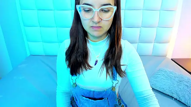 Snapshot of teresasroom_ chatting on 05-29-26, 02:01 teresasroom online show from 05-29-26, 02:01