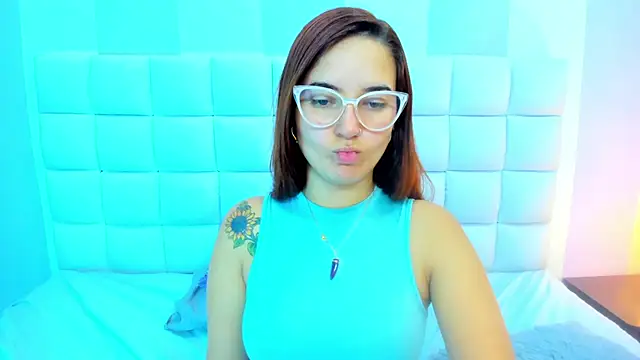 Snapshot of teresasroom_ chatting on 05-20-26, 01:52 teresasroom online show from 05-20-26, 01:52