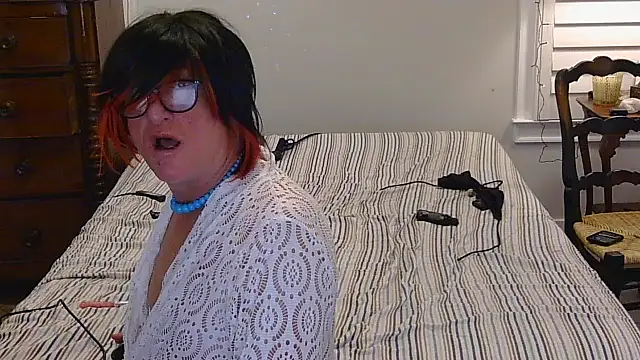 HelloKittyLapDog online show from 02-11-26, 08:58