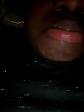 Snapshot of Cyebony chatting on 09-08-25, 04:39 Cyebony online show from 09-08-25, 04:39