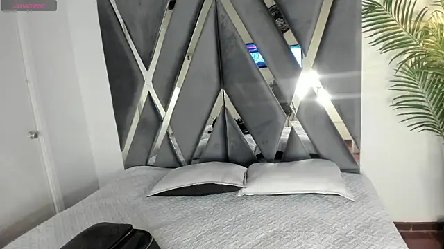 alessandra wells online show from 10-06-25, 11:11