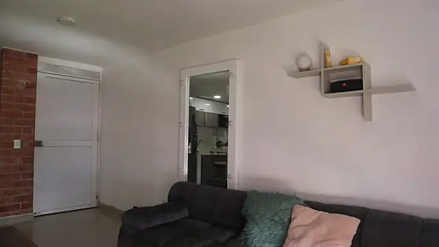  Vahos  online show from 10-15-25, 05:21