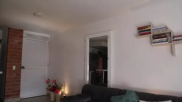  Vahos  online show from 11-20-25, 05:13