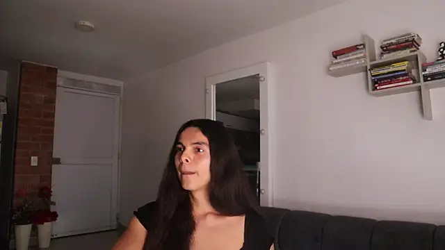 Snapshot of _Vahos_ chatting on 06-17-26, 07:13 Vahos online show from 06-17-26, 07:13