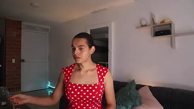  Vahos  online show from 09-22-25, 06:14