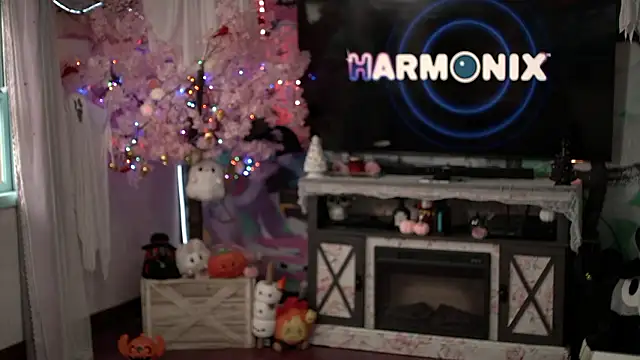 Nikki Torres online show from 09-25-25, 04:35