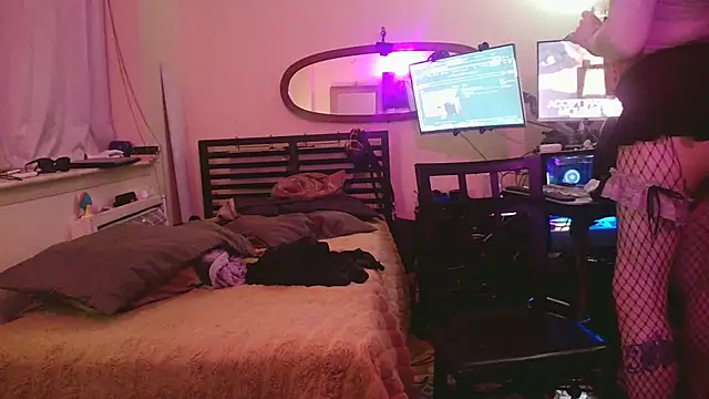 Mikela Alexa online show from 12-21-24, 06:52