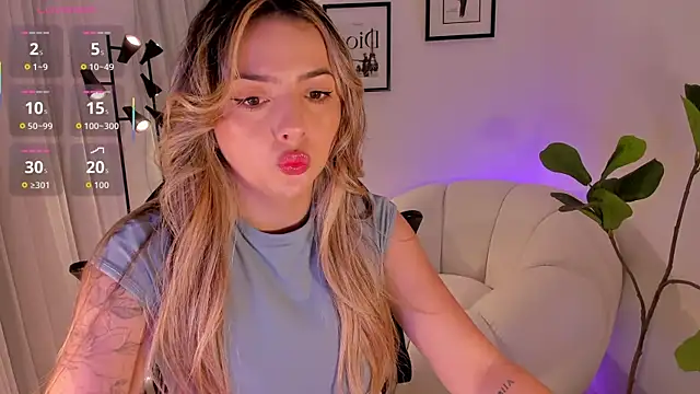 AmyWood online show from 02-11-26, 07:25