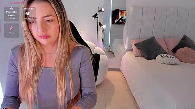 AmyWood online show from 03-11-26, 07:30