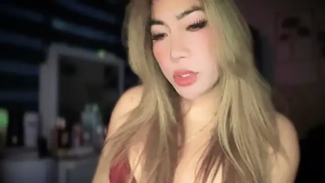 Snapshot of kristinestar chatting on 09-17-25, 10:23 kristinestar online show from 09-17-25, 10:23