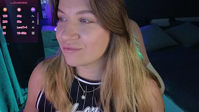 Snapshot of Fairy__Sofia chatting on 03-10-25, 08:28 Fairy Sofia online show from 03-10-25, 08:28