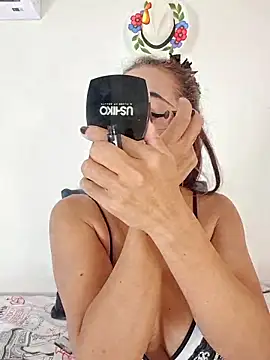 YOURSDEBORA online show from 02-18-26, 06:48