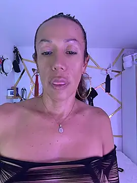 YOURSDEBORA online show from 06-04-26, 07:07