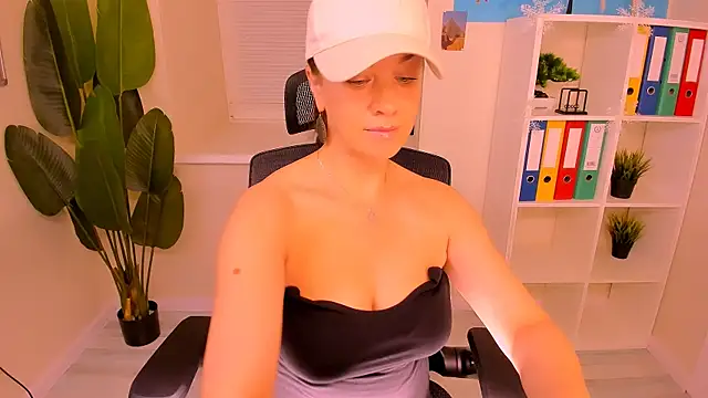 AnaMills online show from 12-23-25, 10:14