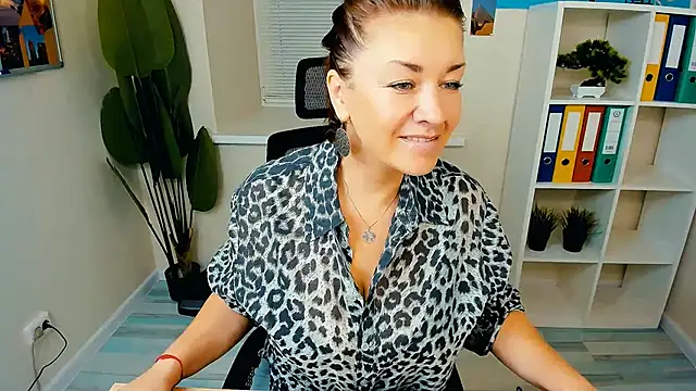 AnaMills online show from 09-19-25, 10:19