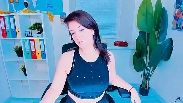 AnaMills online show from 12-18-25, 10:30