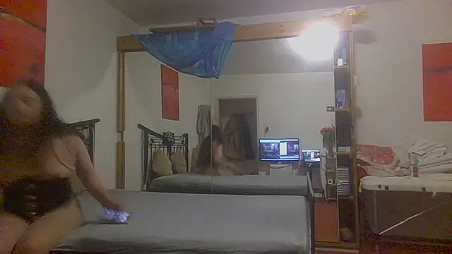 luanadigarda online show from 10-18-25, 11:18