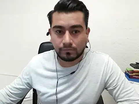 Snapshot of youmanhorny chatting on 07-01-26, 04:40 youmanhorny online show from 07-01-26, 04:40
