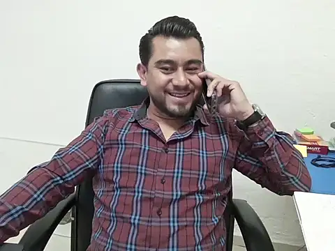 Snapshot of youmanhorny chatting on 07-14-26, 06:14 youmanhorny online show from 07-14-26, 06:14