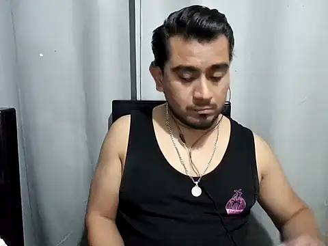 Snapshot of youmanhorny chatting on 07-17-26, 03:37 youmanhorny online show from 07-17-26, 03:37