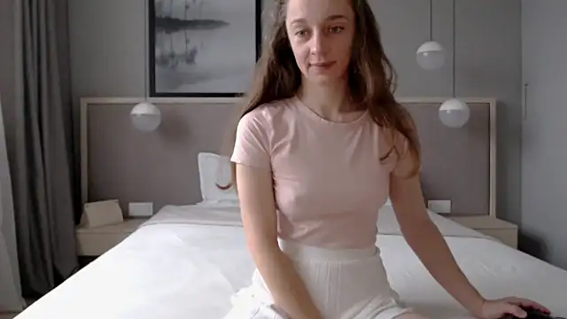 ShySchoolGirl online show from 12-04-25, 09:41