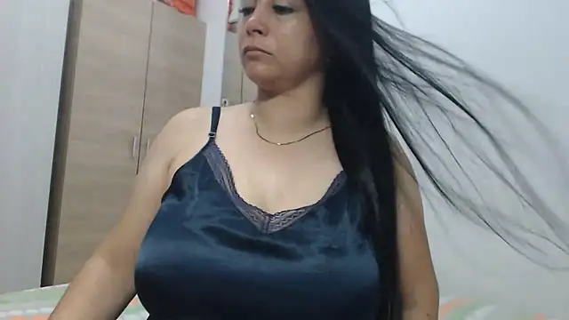 Snapshot of camilahot23 chatting on 09-18-25, 01:19 camilahot23 online show from 09-18-25, 01:19