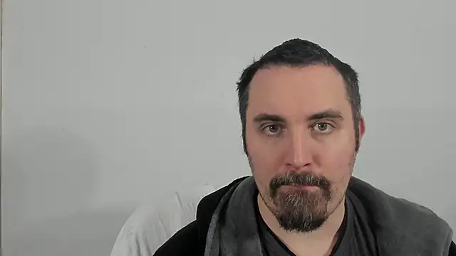 Snapshot of Metalstud chatting on 02-17-26, 05:38 Metalstud online show from 02-17-26, 05:38