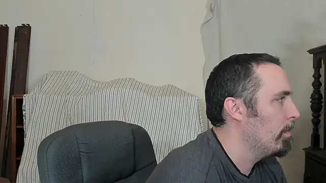 Snapshot of Metalstud chatting on 02-20-26, 06:26 Metalstud online show from 02-20-26, 06:26