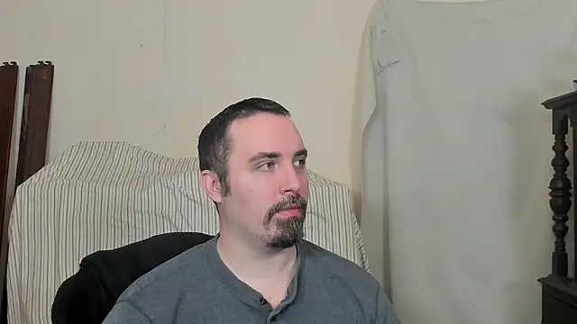 Snapshot of Metalstud chatting on 02-11-26, 09:47 Metalstud online show from 02-11-26, 09:47