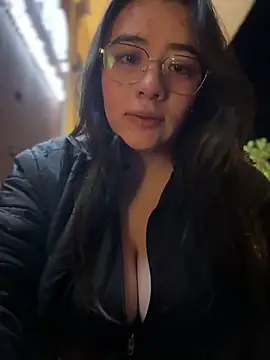 vaneelee online show from 04-29-26, 03:00