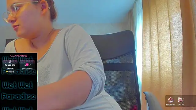 hot evil queen online show from 11-13-25, 10:08