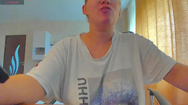 Snapshot of hot_evil_queen chatting on 10-14-25, 10:49 hot evil queen online show from 10-14-25, 10:49