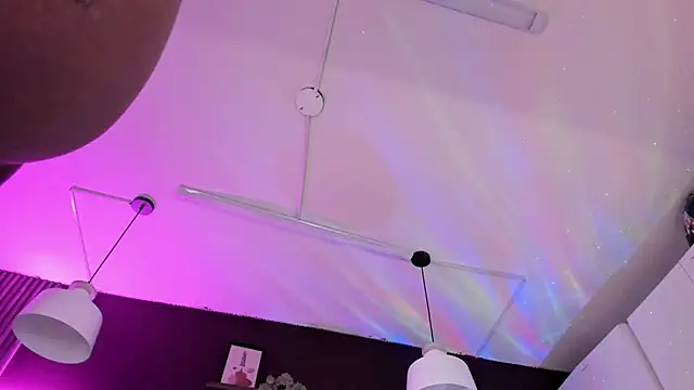 Inndrahot online show from 12-05-25, 04:00