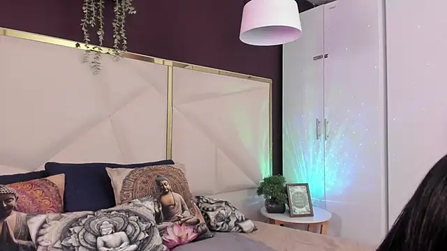 Inndrahot online show from 04-09-26, 03:52