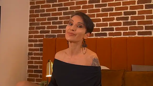 Mellisandre online show from 11-16-25, 06:23