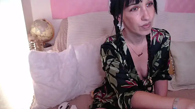 -carla- online show from 10-12-25, 05:31