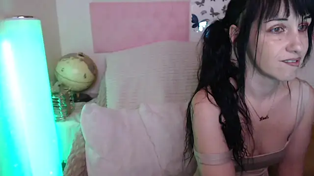 Snapshot of -carla- chatting on 02-12-26, 07:19 -carla- online show from 02-12-26, 07:19